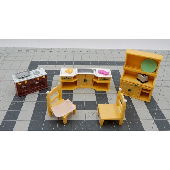Sylvanian Families Calico Critters Kozy Kitchen Epoch Replacements Incomplete - Picture 1 of 9